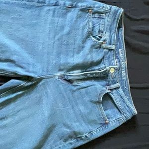 AE Mom Straight Jeans in Medium Wash Size 8L